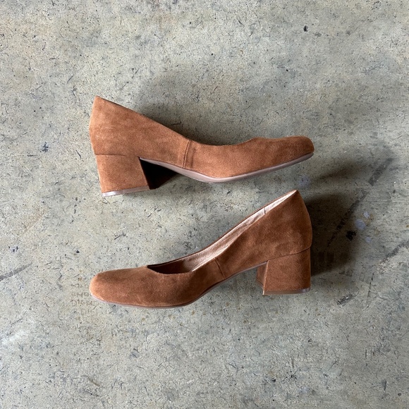 Naturalizer Brown Suede Heels - Picture 1 of 3
